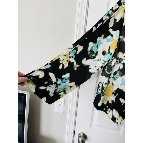 NWT Kenneth Cole Blouse w/ Split Sleeves - XL - Picture 4 of 5